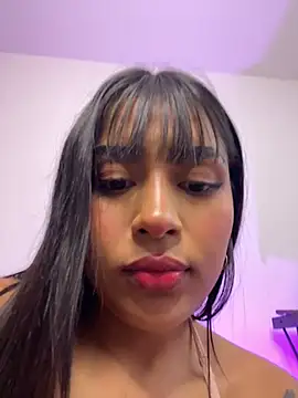 Mariangel_11 live cam on StripChat