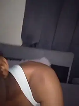 sexy_girlyee live cam on StripChat