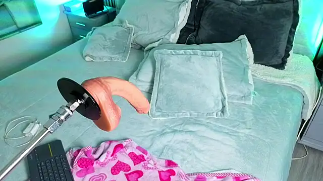 Saraahfontaine live cam on StripChat