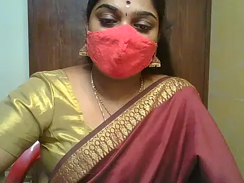 Tamil_hot_Shalini live cam on StripChat