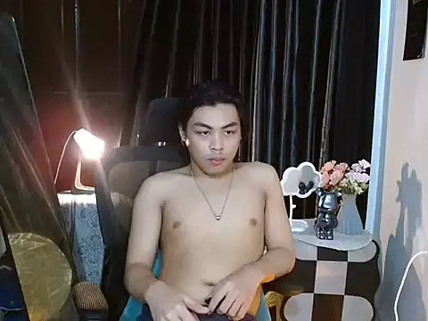UrKawasaki live cam on StripChat