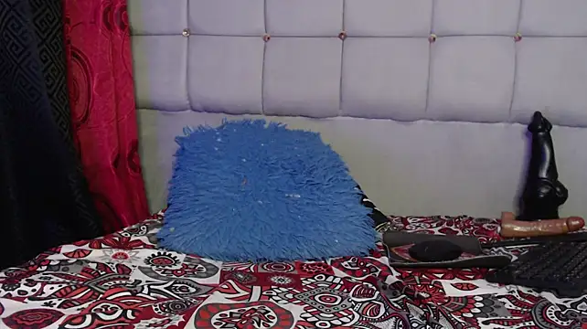 charlotte_brawn live cam preview