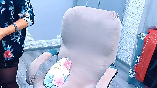 Hornystepmom29