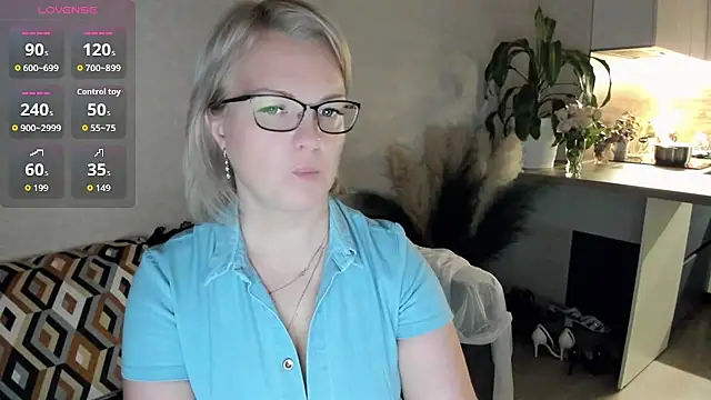 Juarnea_ live cam on StripChat