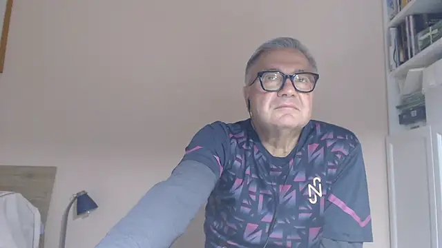 YOU6me live cam on StripChat