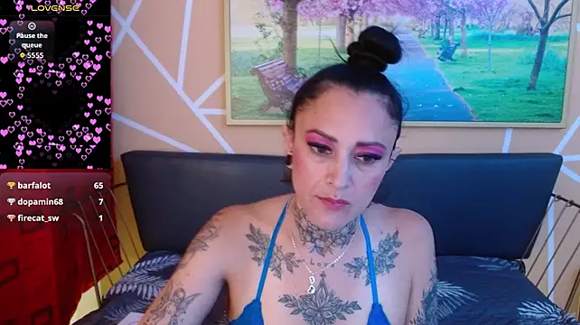 Roxanne_vale webcam stripchat model stream image
