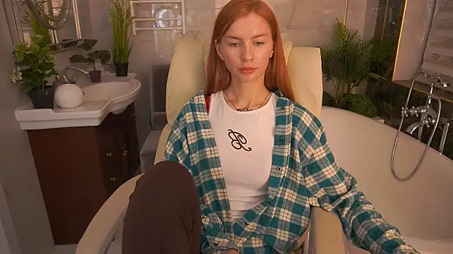 Nicol_Moonn live cam on StripChat