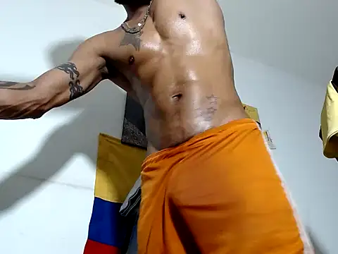 lucascastrohot live cam on StripChat
