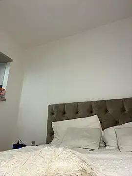 IrisBlues live cam on StripChat