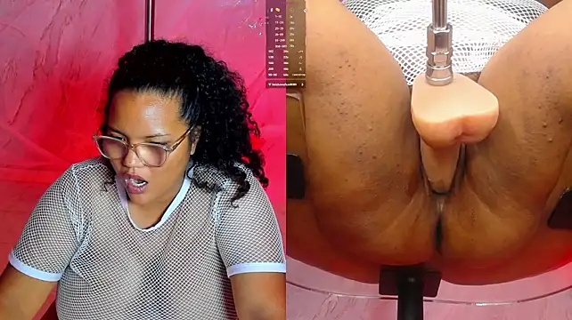 MhiaRey live cam on StripChat