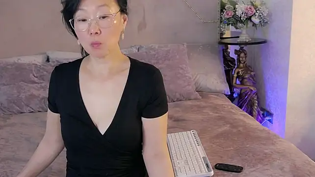 S_andra_ live cam on StripChat