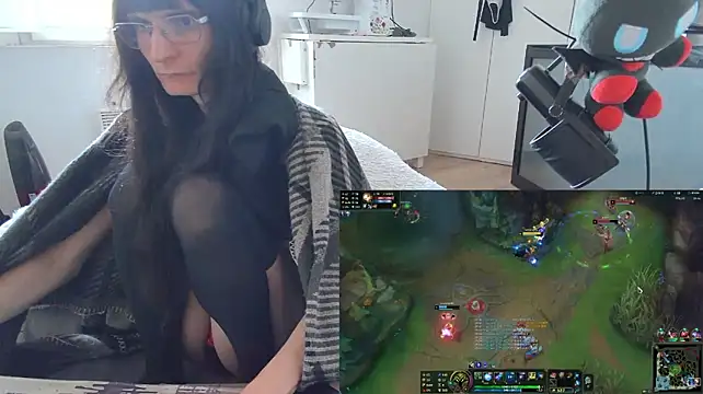 CeriseLapine live cam on StripChat