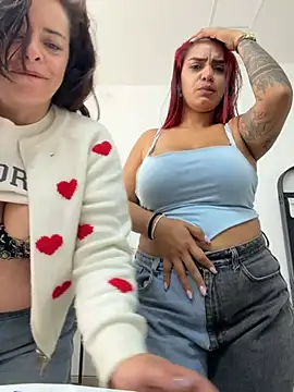 Sara-77 live cam on StripChat
