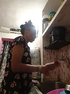 Sexy-Suhani2