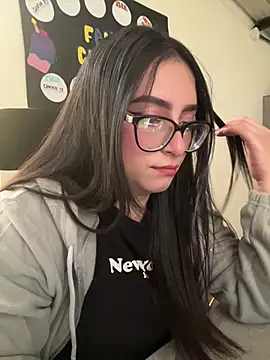 Kloenovoa- live cam on StripChat