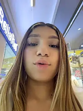 Issa_pink18