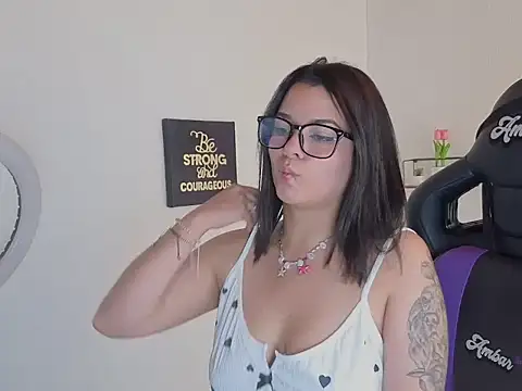 mia_lemarc live cam on StripChat
