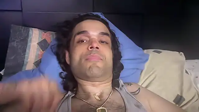 icebergslim281 live cam on StripChat