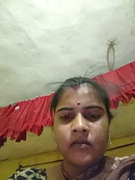 madhiy_hot live cam on StripChat