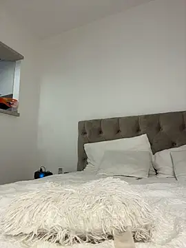 IrisBlues live cam on StripChat