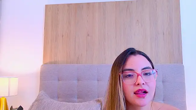 VictoriaBellar webcam