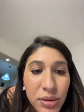 IrisBlues live cam on StripChat