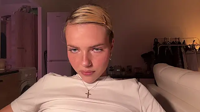 ChristelDuncombe live cam on StripChat