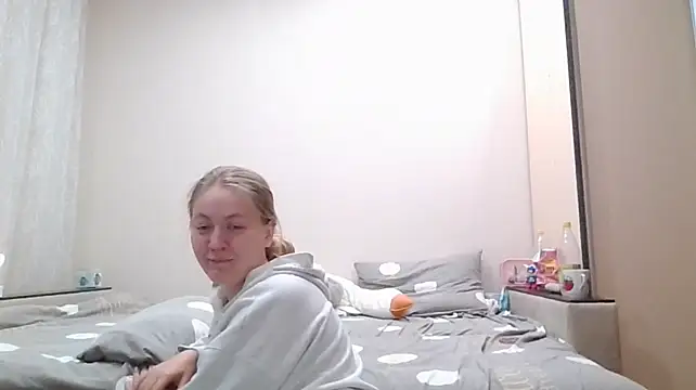 LarissaTewes webcam stripchat model stream image