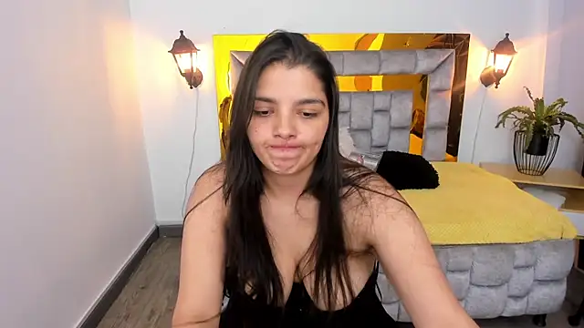issa__nassar live cam on StripChat