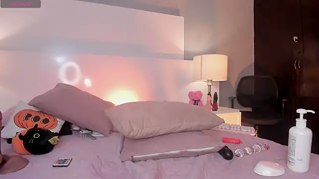Emily_robertss1 live cam on StripChat