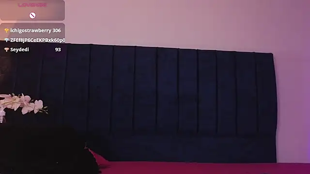 Katiaa_n live cam on StripChat