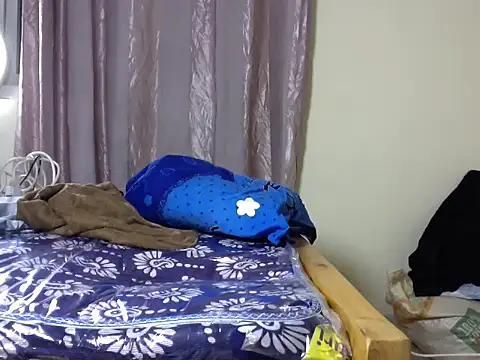 yourcuteebony2 live cam on StripChat
