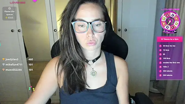 PlayfulGoddess live cam on StripChat