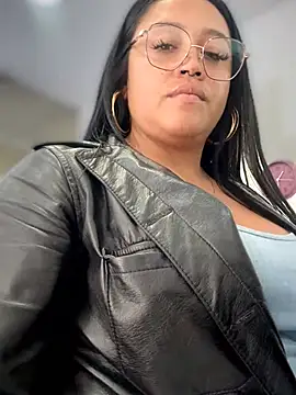 Outdoors-Mia_Khalifa