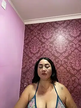juliana_diaz live cam on StripChat