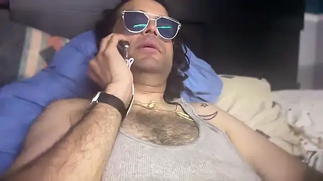 icebergslim281 live cam on StripChat