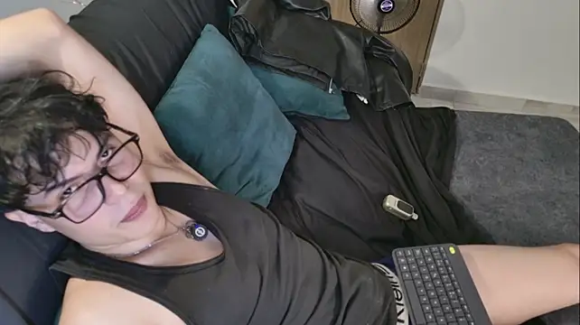 Edward_oa live cam on StripChat