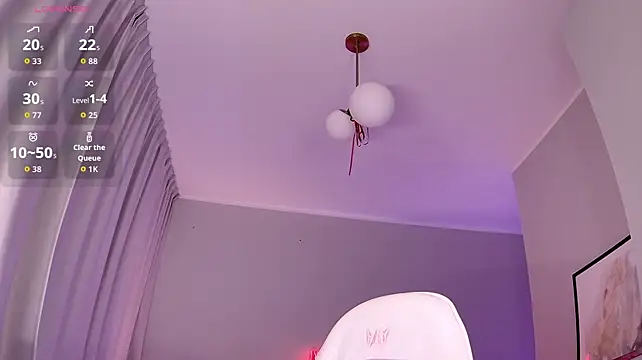 LoryWood live cam on StripChat