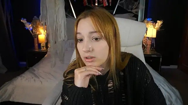 LizzaMoonn live cam on StripChat