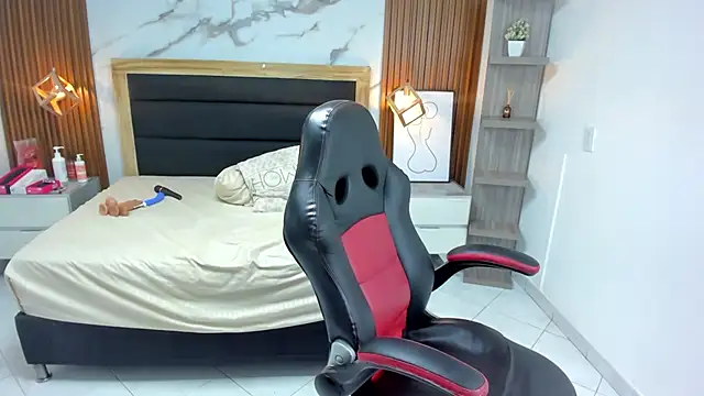 KATIAMOSS live cam on StripChat