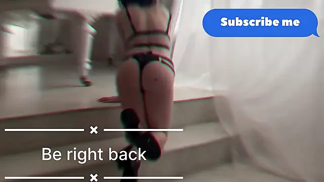 MickeQuinee live cam on StripChat