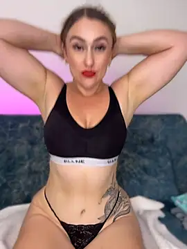 ELA_PL live cam on StripChat