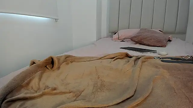 MindyDollSquirt