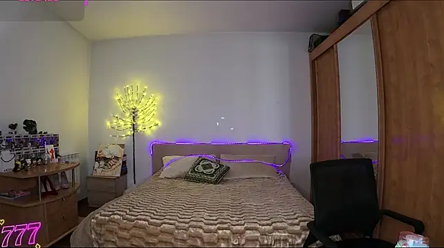 LilCamomile webcam stripchat model stream image
