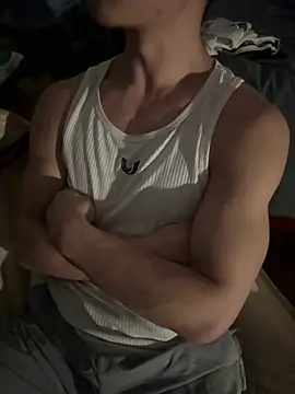 sexydogetop (M young) - 一条黑色牛仔长裤射精在上面