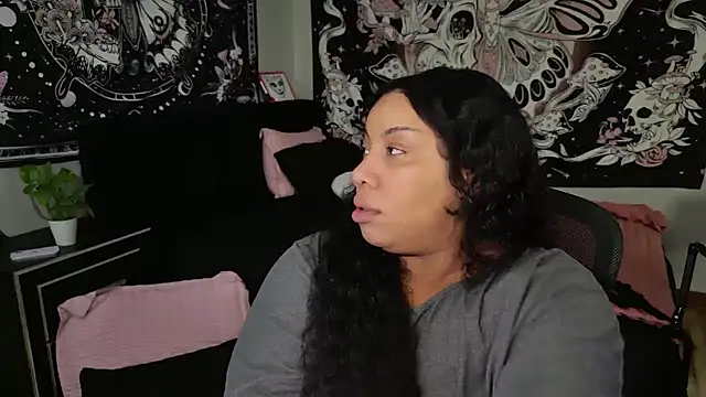 RoxieVoss live cam on StripChat
