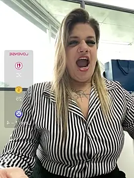 kahreal live cam on StripChat