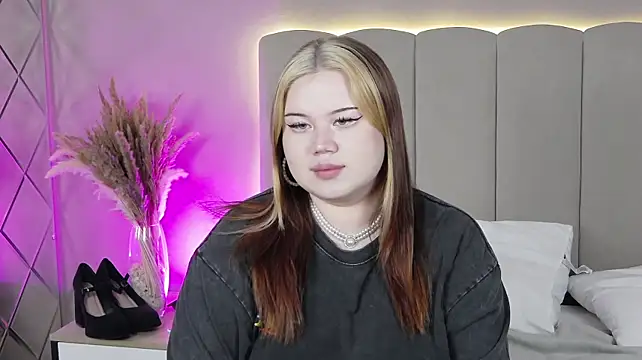 EvaBlunnsh_ webcam stripchat model stream image