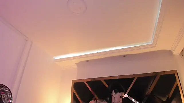 SusanVilla live cam on StripChat