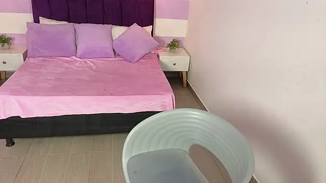 Scarlett__bell
